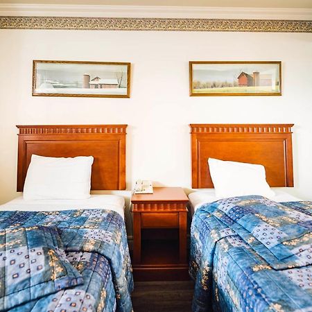 Auberge Harris Saint-Jean-sur-Richelieu Bagian luar foto