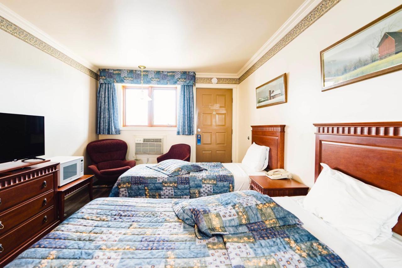 Auberge Harris Saint-Jean-sur-Richelieu Bagian luar foto
