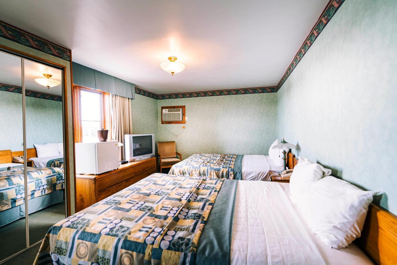 Auberge Harris Saint-Jean-sur-Richelieu Bagian luar foto