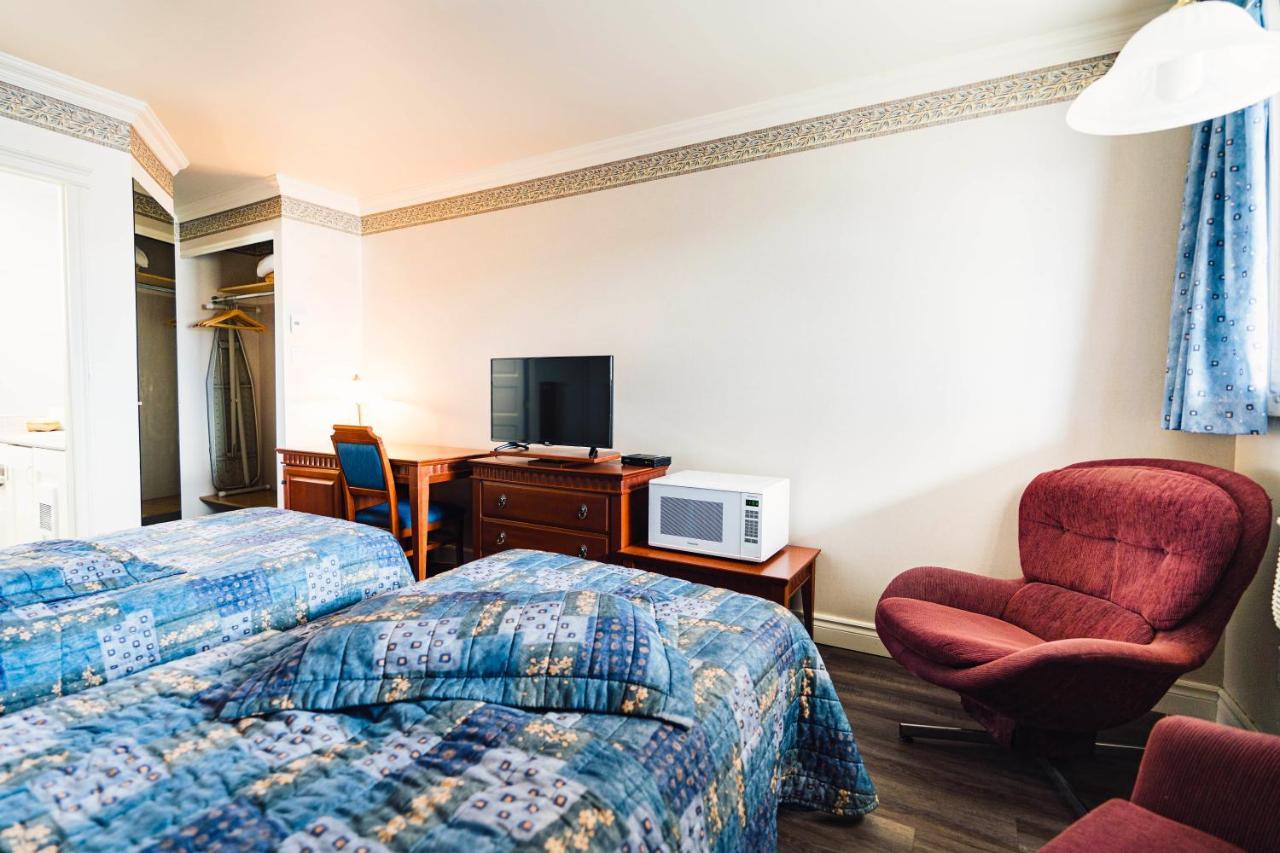 Auberge Harris Saint-Jean-sur-Richelieu Bagian luar foto