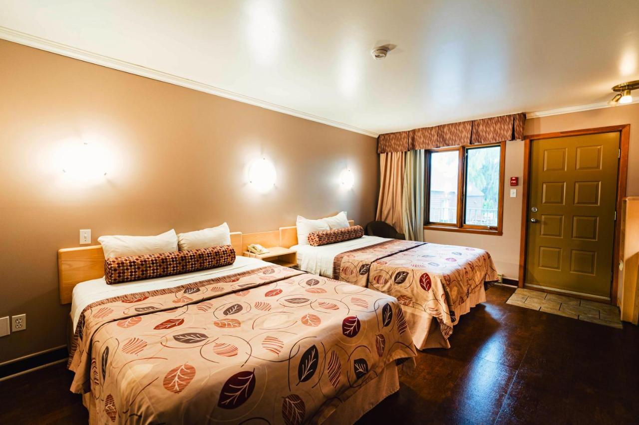 Auberge Harris Saint-Jean-sur-Richelieu Bagian luar foto