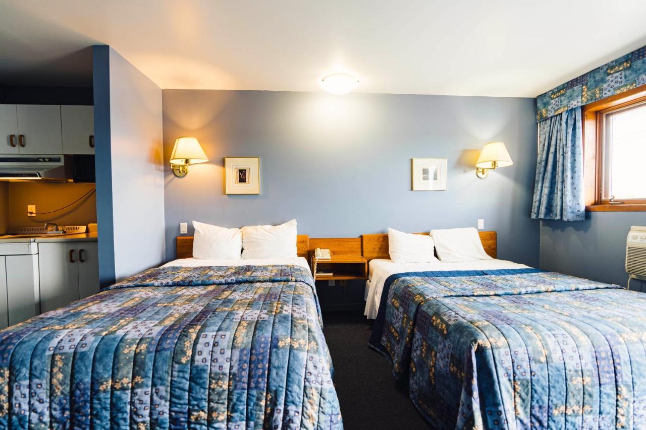 Auberge Harris Saint-Jean-sur-Richelieu Bagian luar foto