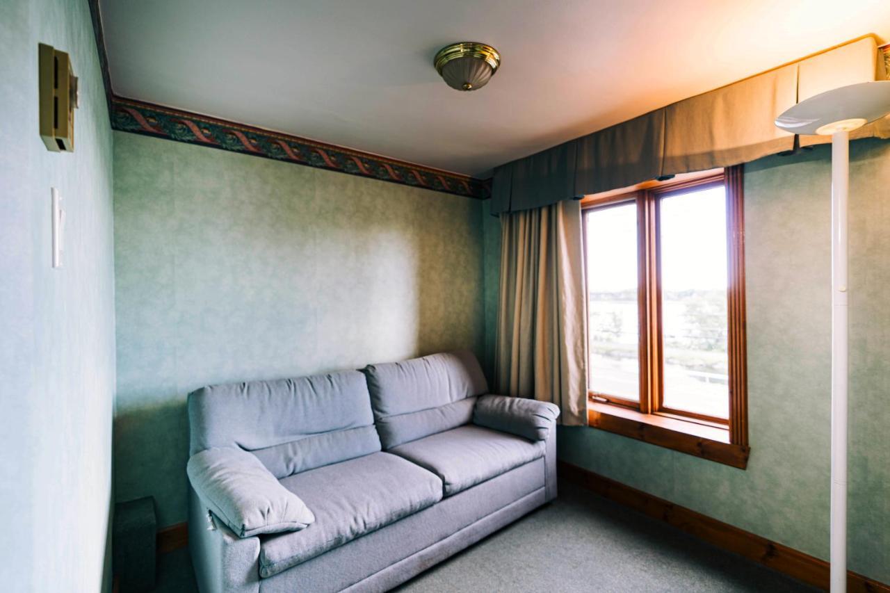 Auberge Harris Saint-Jean-sur-Richelieu Bagian luar foto