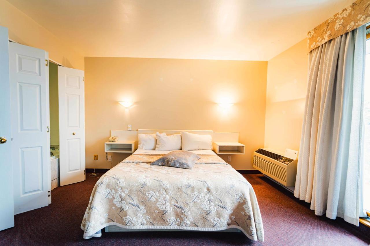 Auberge Harris Saint-Jean-sur-Richelieu Bagian luar foto