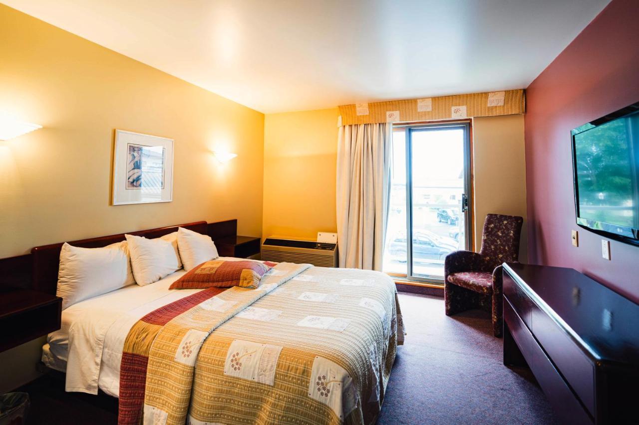 Auberge Harris Saint-Jean-sur-Richelieu Bagian luar foto