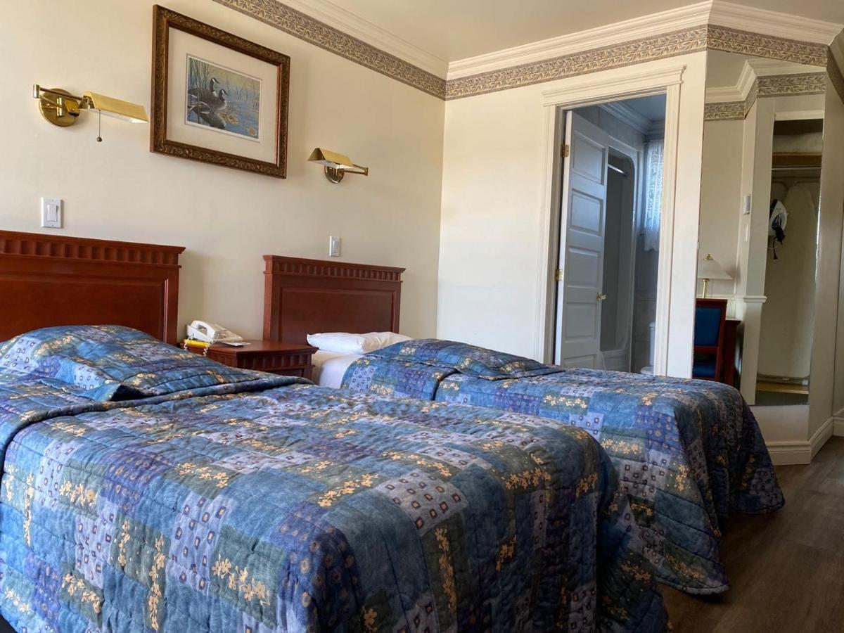 Auberge Harris Saint-Jean-sur-Richelieu Bagian luar foto