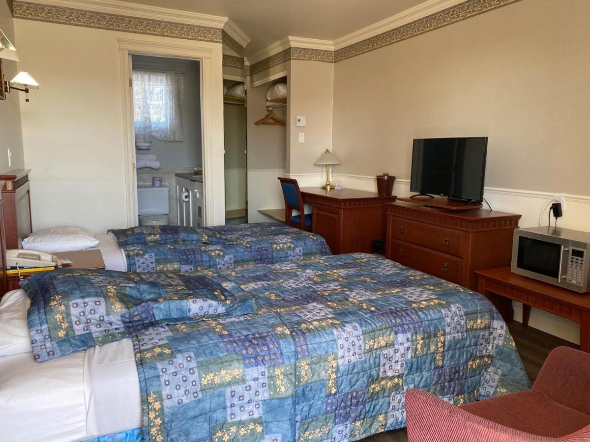 Auberge Harris Saint-Jean-sur-Richelieu Bagian luar foto
